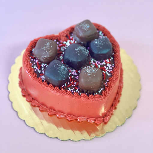 Chocolate-Cake-Heart-Box-with-salted-Caramels-By-Sweet-Traders